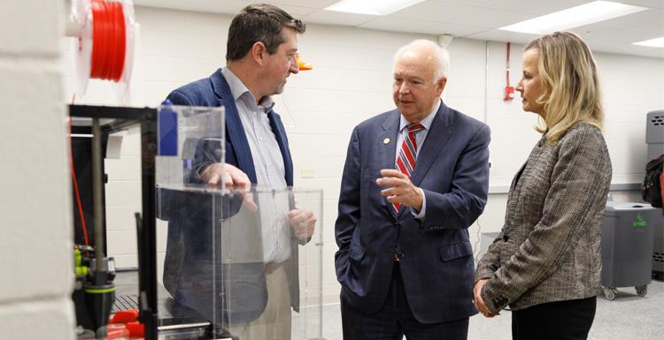 USA president Jo Bonner, executive vice president Dr. Andi Kent and Dr. Matt Reichert discuss the merits of South's new 3D lab. data-lightbox='featured'